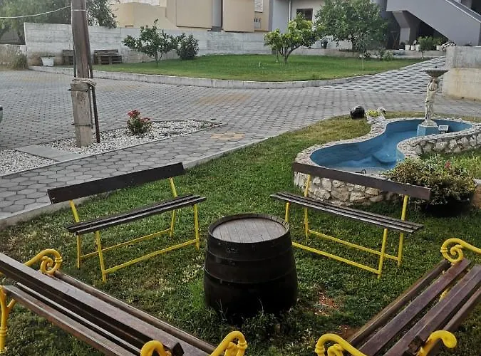 Eva * ビオグラード・ナ・モル