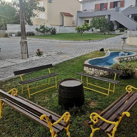 Eva * Biograd Na Moru